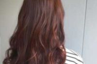 ​棕红色头发掉色后是什么颜色 和深棕色调色区别